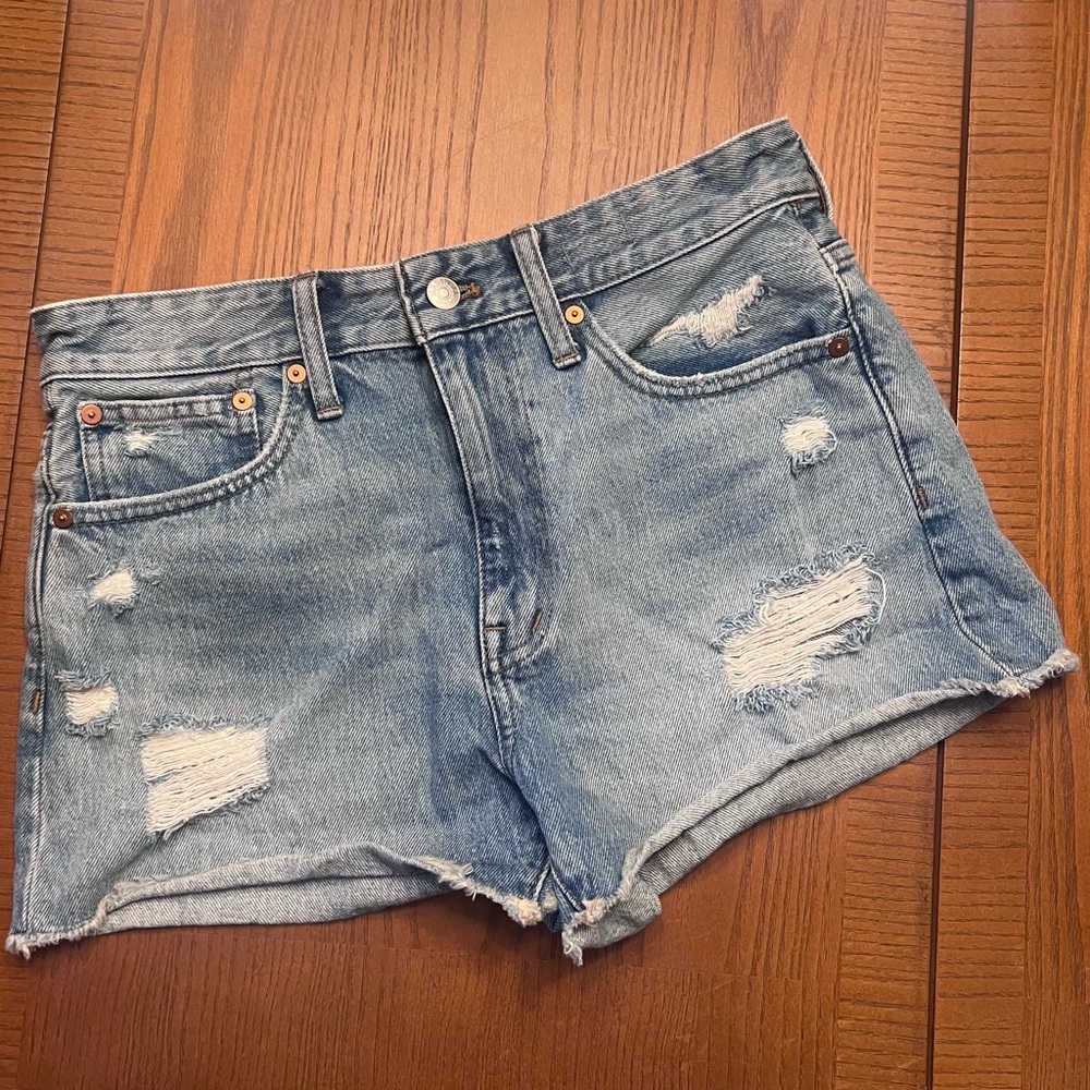 Madewell Relaxed Denim Shorts in Renfield Wash:‎ Destructed Edition Size 26